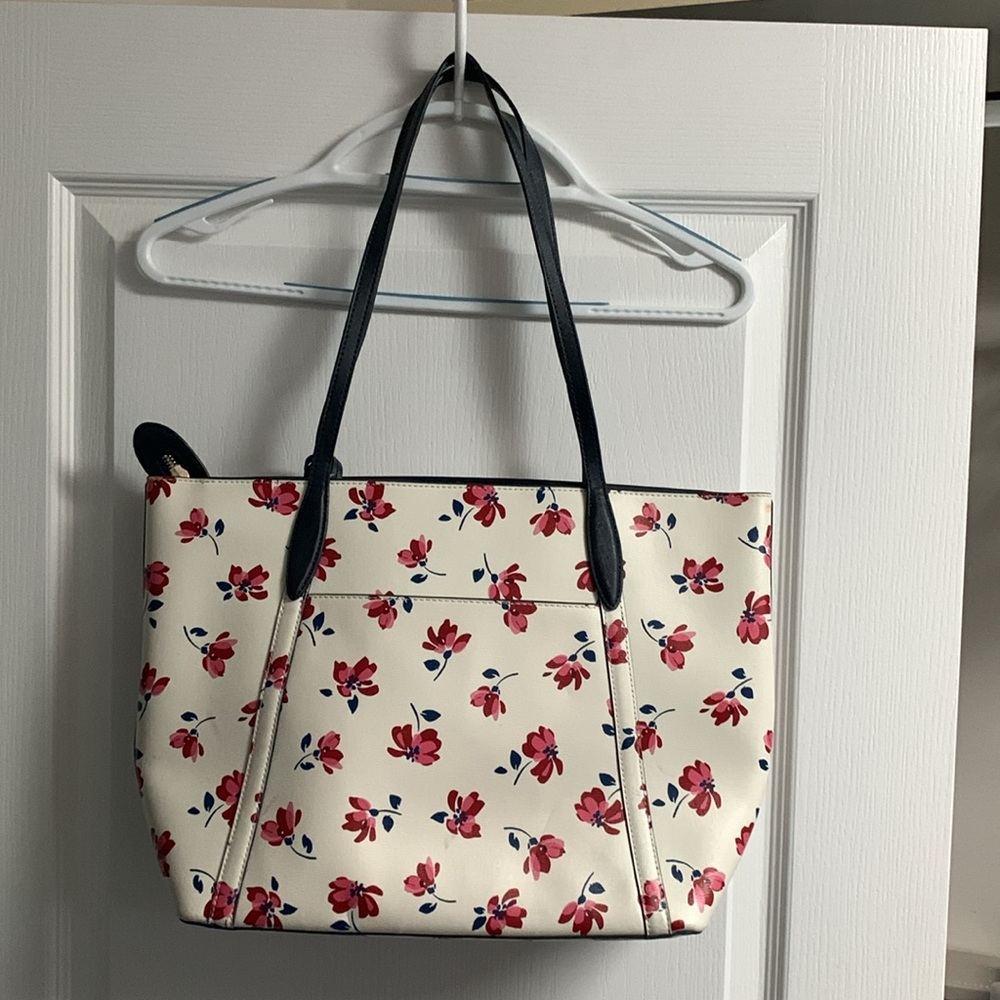 Kate Spade Tote - Picture 3 of 7